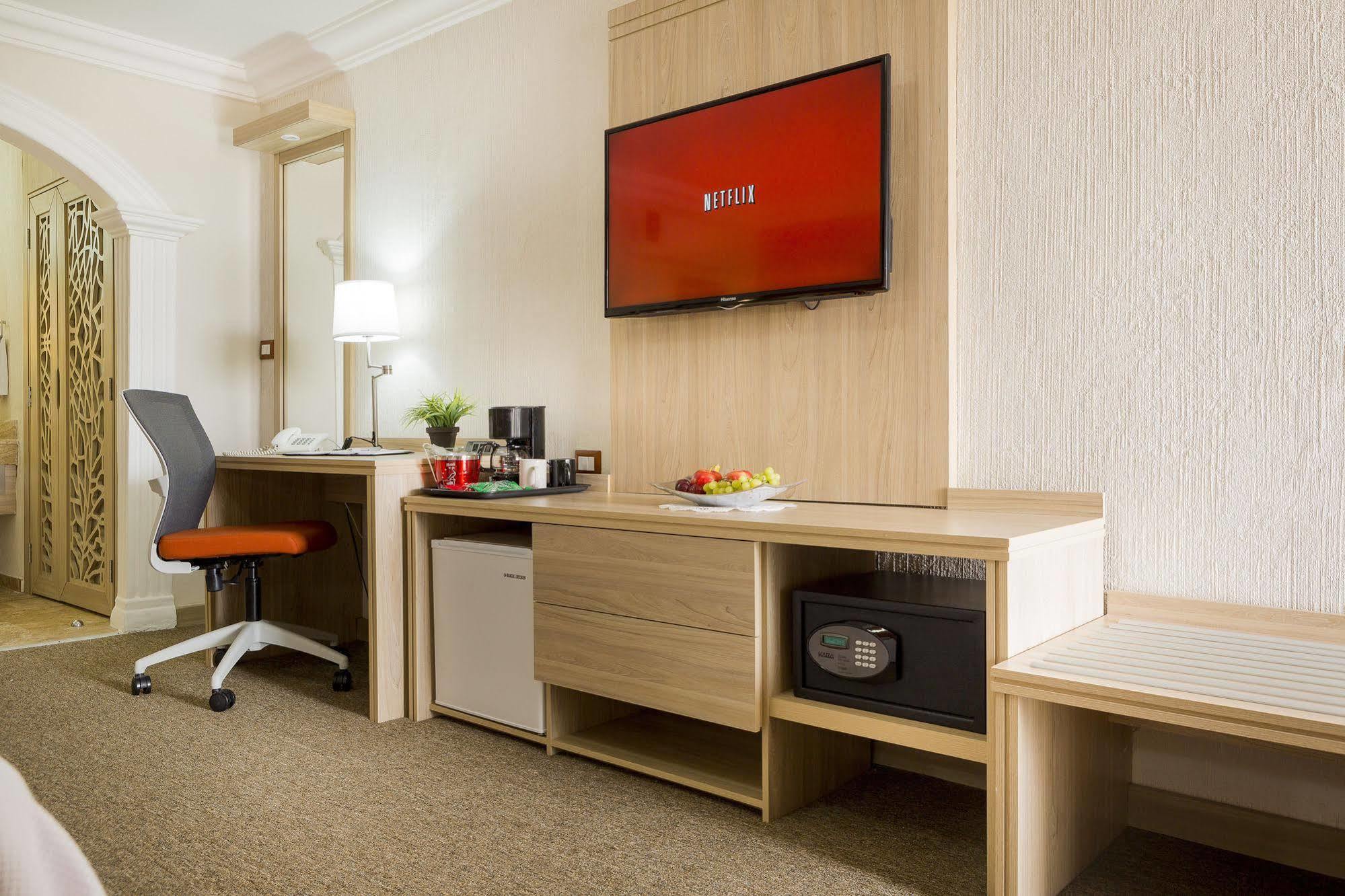Hotel Flamingo איראפואטו מראה חיצוני תמונה